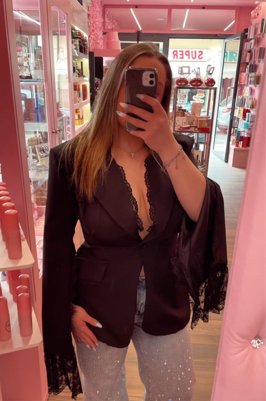 Giacca con dettagli in pizzo 🖤